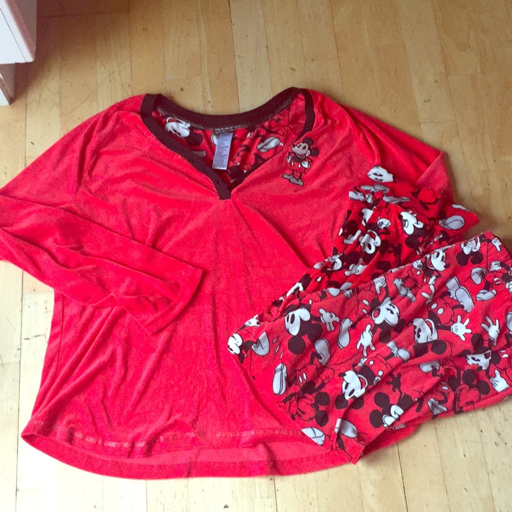 Women’s Disney Mickey Mouse Pajamas Size 2X